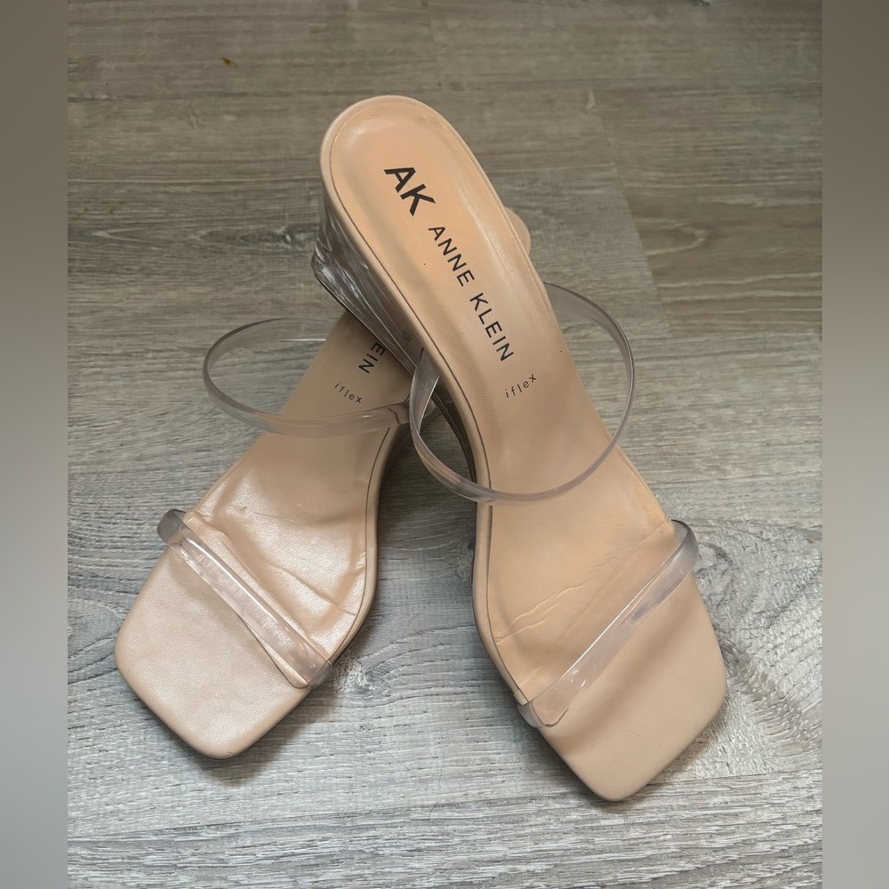 ❤️ANNE KLEIN/( IFLEX) CLEAR HEELS/ULTRA COMFORTABLE~SIZE 9.5